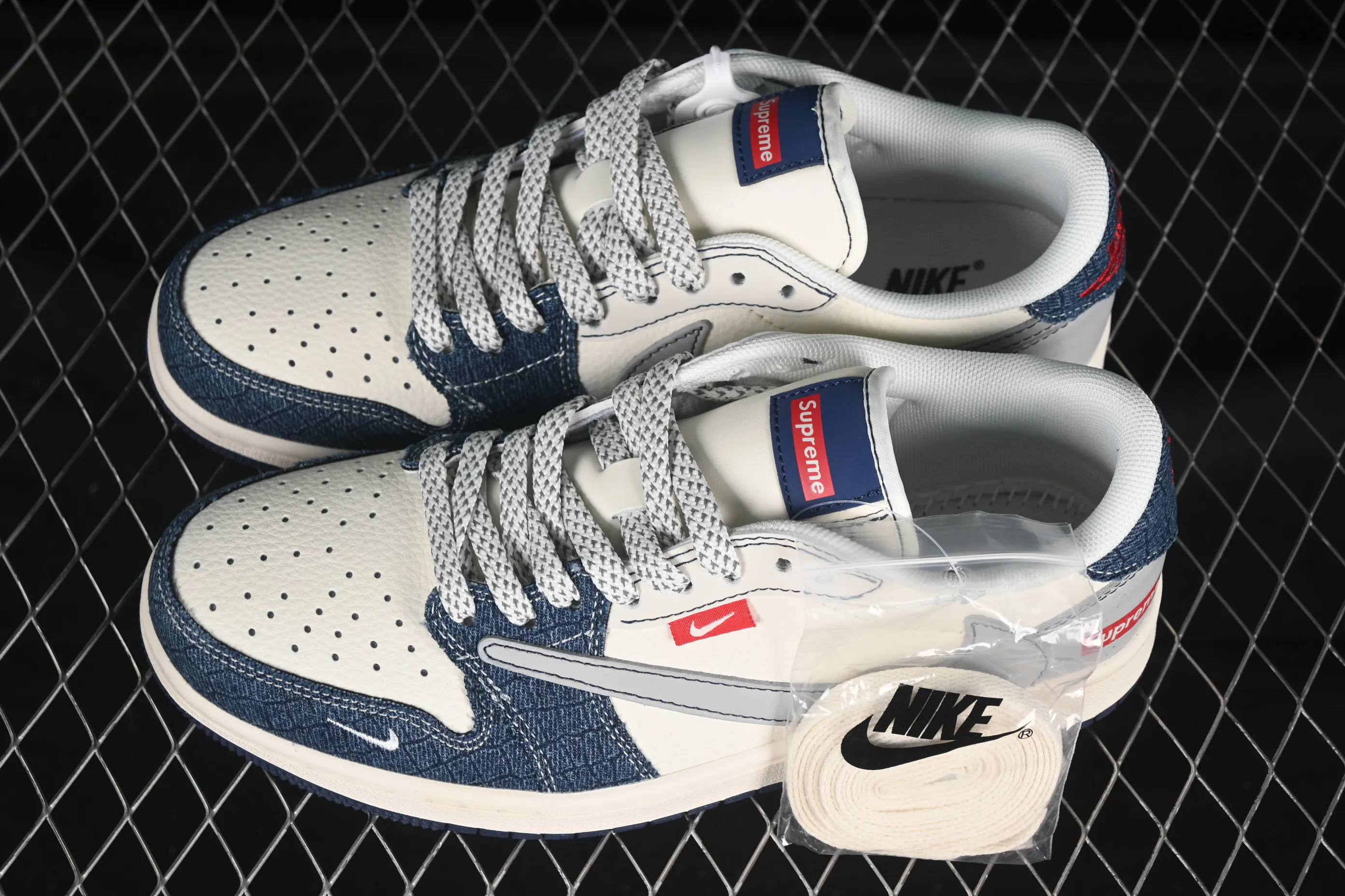 All categories Air Jordan Jordan series basketball shoes Air Jordan 1 Low High-end customized low-top sneakers Travis Scott x Fragment Design x Air Jordan 1 Low OG SP AJ1 Joe 1 Supreme joint gray and blue denim low-top cultural casual sneakers JJ2508-565